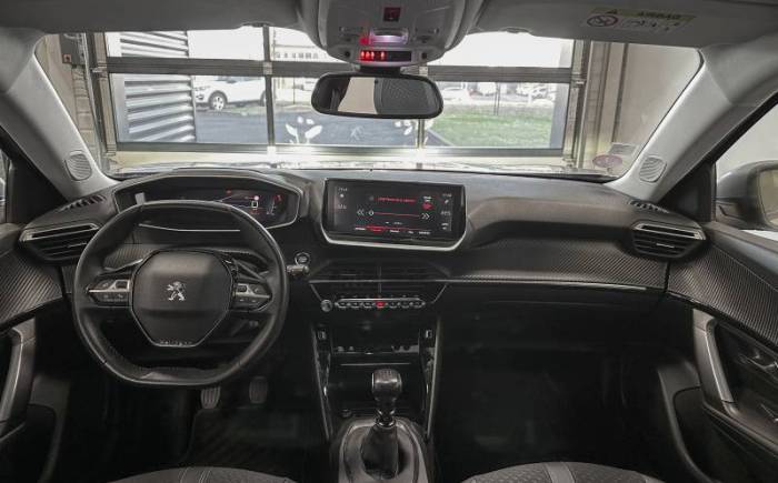 PEUGEOT 2008 PureTech 130 S&S BVM6 Allure