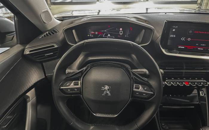PEUGEOT 2008 PureTech 130 S&S BVM6 Allure