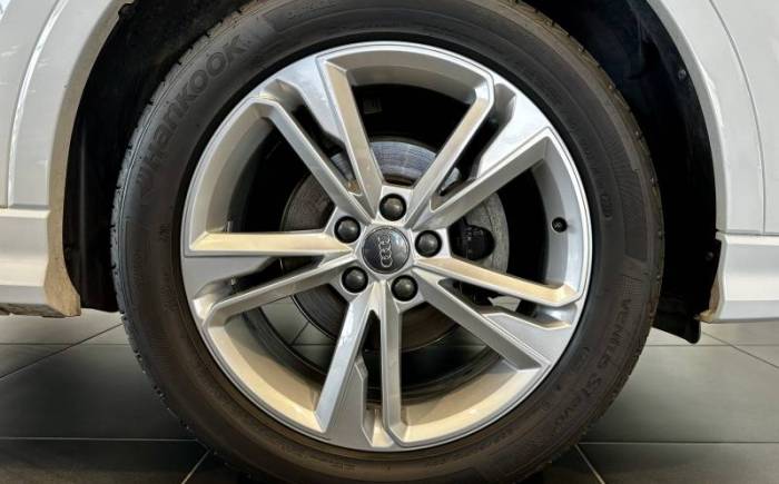 AUDI Q3 35 TFSI 150 ch S tronic 7 S line