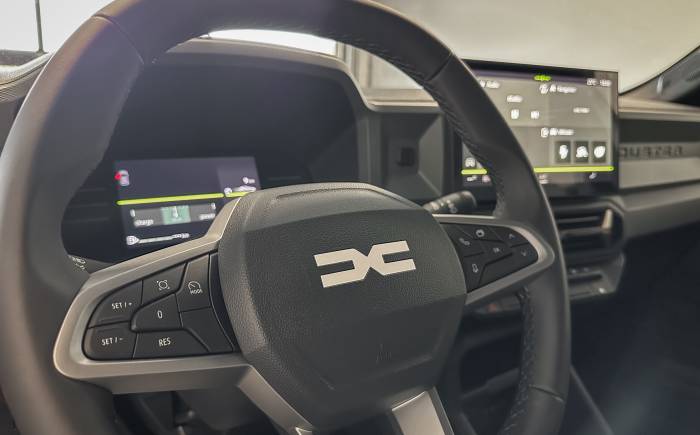 DACIA DUSTER Hybrid 140 4x2 Extreme *** DISPONIBLE - SUPERBE CONFIGURATION ***