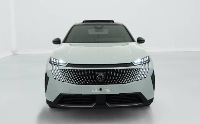 PEUGEOT 3008 Hybrid 145 e-DCS6 GT
