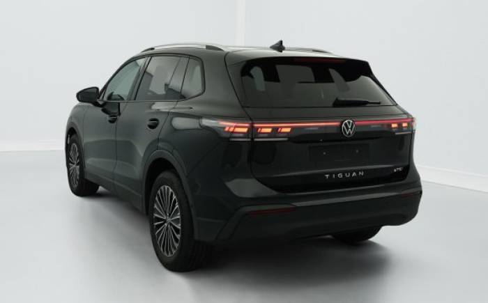 VOLKSWAGEN TIGUAN NOUVEAU 1.5 eTSI 150CV DSG7 LIFE PLUS