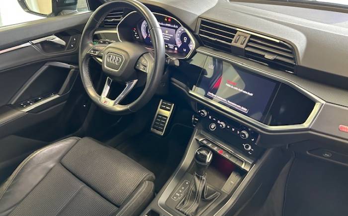 AUDI Q3 35 TFSI 150 ch S tronic 7 S line