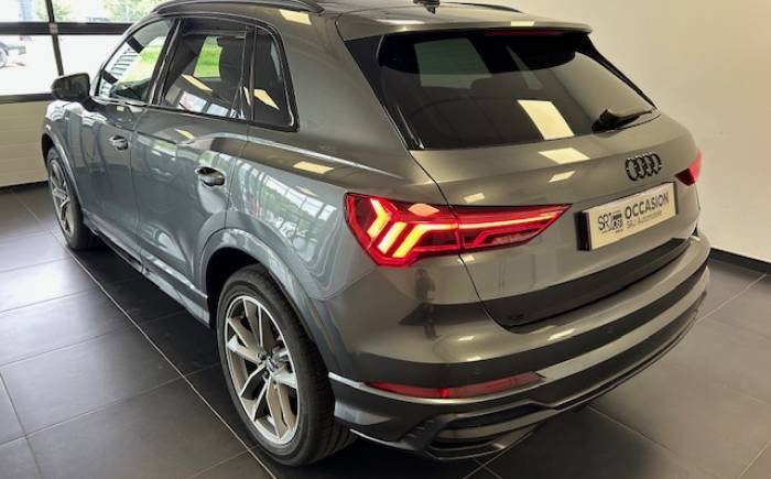 AUDI Q3 35 TFSI 150 ch S tronic 7 S line