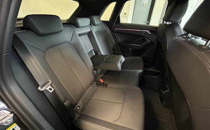 AUDI Q3 35 TFSI 150 ch S tronic 7 S line