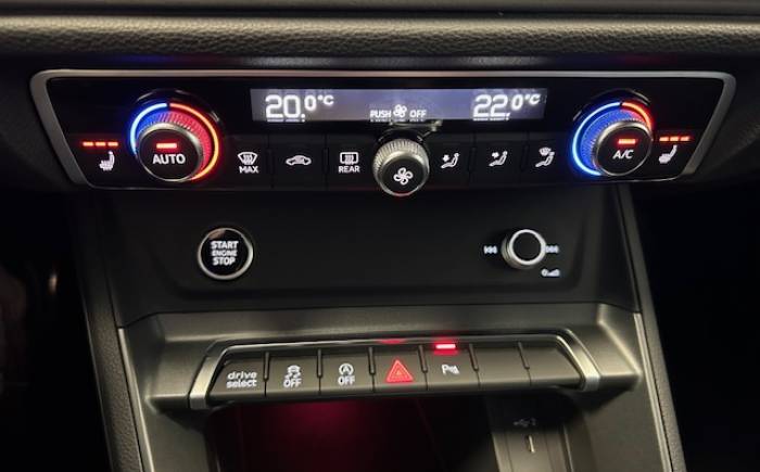 AUDI Q3 35 TFSI 150 ch S tronic 7 S line