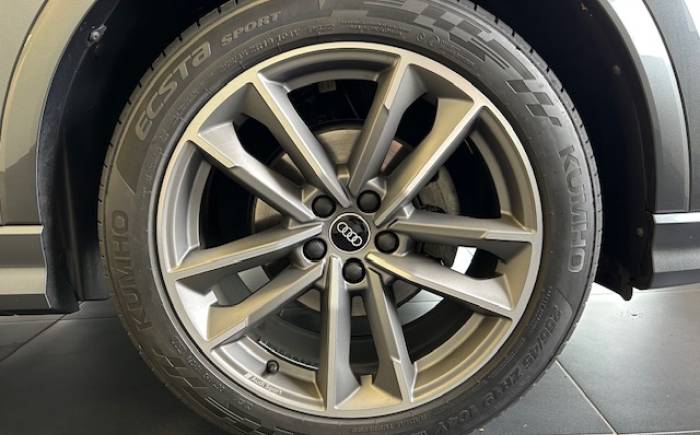 AUDI Q3 35 TFSI 150 ch S tronic 7 S line