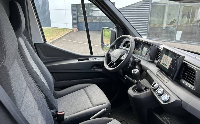 RENAULT MASTER VAN FGN TRAC 3T5 L2H2 BLUE DCI 170 EXTRA