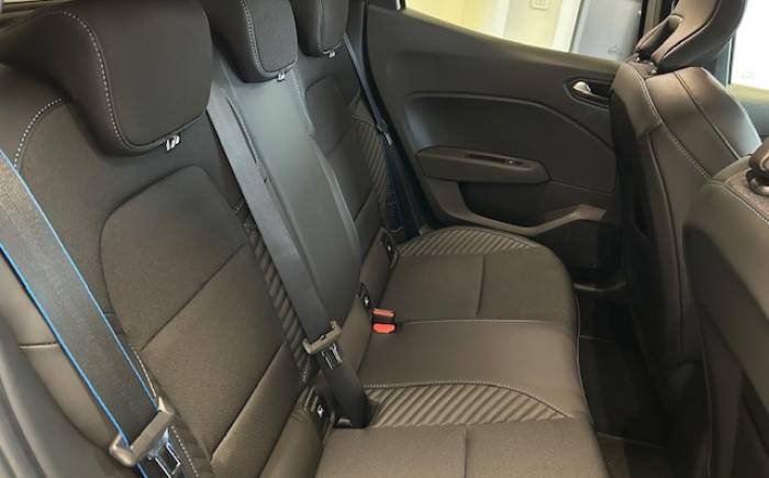 RENAULT CLIO V E-Tech full hybrid 145 Esprit Alpine *** COMME NEUVE AVEC ATTELAGE 13 BROCHES ***