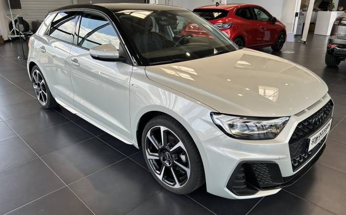 AUDI A1 SPORTBACK 30 TFSI 110 ch S tronic 7 S Line *** ARGENT FLEURET 
