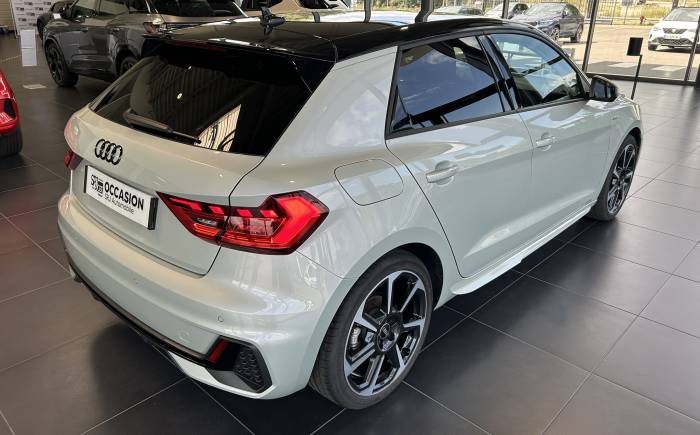 AUDI A1 SPORTBACK 30 TFSI 110 ch S tronic 7 S Line *** ARGENT FLEURET 