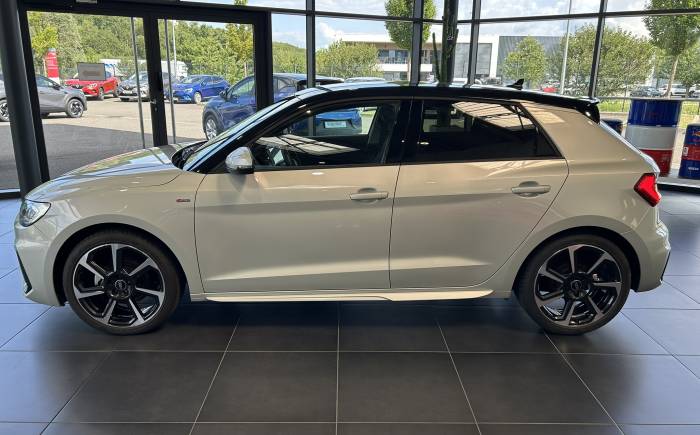 AUDI A1 SPORTBACK 30 TFSI 110 ch S tronic 7 S Line *** ARGENT FLEURET 