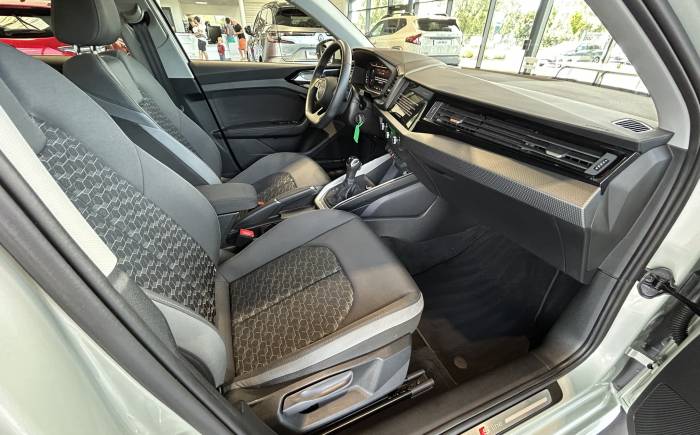 AUDI A1 SPORTBACK 30 TFSI 110 ch S tronic 7 S Line *** ARGENT FLEURET 