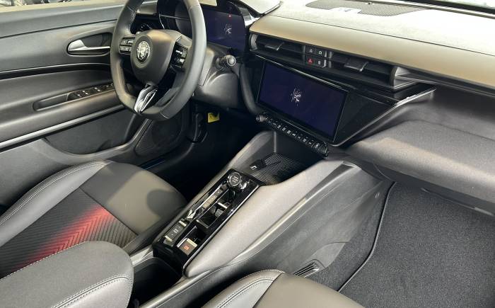 ALFA ROMEO JUNIOR 1.2 Ibrida 136 ch eDCT6 Speciale