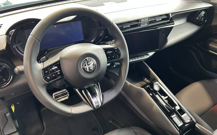 ALFA ROMEO JUNIOR 1.2 Ibrida 136 ch eDCT6 Speciale