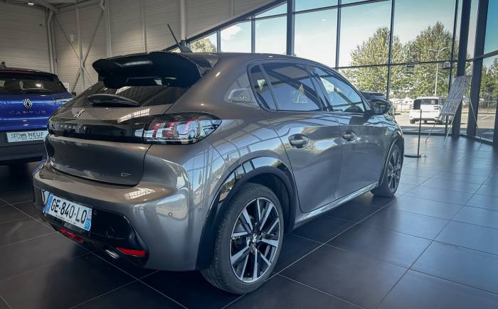 PEUGEOT 208 PureTech 100 S&S EAT8 GT Pack