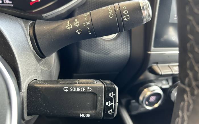 RENAULT CLIO V TCe 100 Intens *** PNEUS 4 SAISONS ET GARANTIE COMPLETE 12 MOIS ***