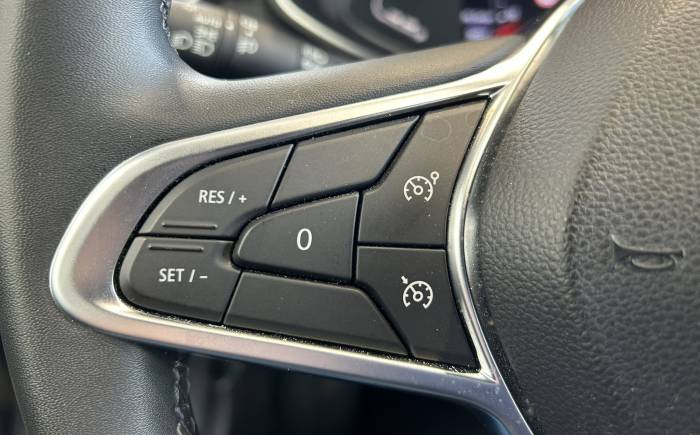 RENAULT CLIO V TCe 100 Intens *** PNEUS 4 SAISONS ET GARANTIE COMPLETE 12 MOIS ***