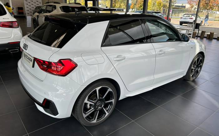 AUDI A1 SPORTBACK 30 TFSI 110 ch S tronic 7 S-Line