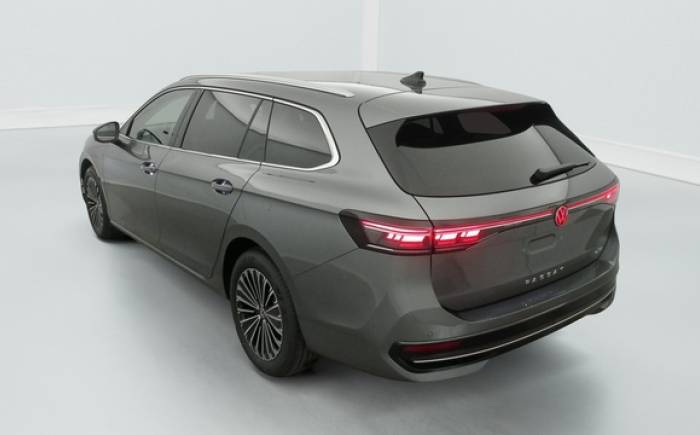 VOLKSWAGEN PASSAT 1.5 eTSI OPF 150 DSG7 Elegance