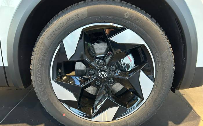 RENAULT CAPTUR E-Tech full hybrid 160 ch Techno *** DISPONIBLE - RARE PNEUS MICHELIN 4 SAISONS EN OPTION INCLUS ***