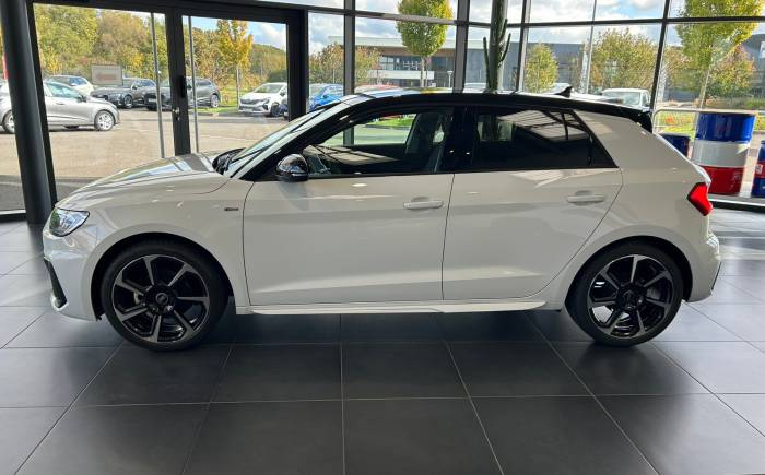 AUDI A1 SPORTBACK 30 TFSI 110 ch S tronic 7 S-Line