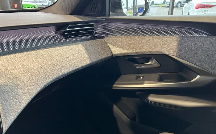 PEUGEOT 3008 Hybrid 145 e-DCS6 GT