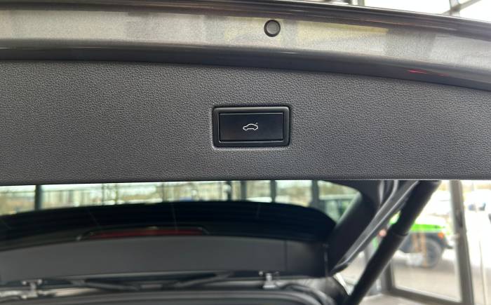 VOLKSWAGEN TIGUAN 2.0 TDI 150 DSG7 R-line