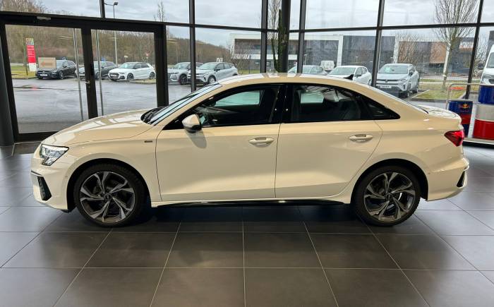 AUDI A3 BERLINE 35 TDI 150 S tronic 7 S-LINE