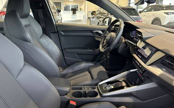 AUDI A3 BERLINE 35 TDI 150 S tronic 7 S-LINE