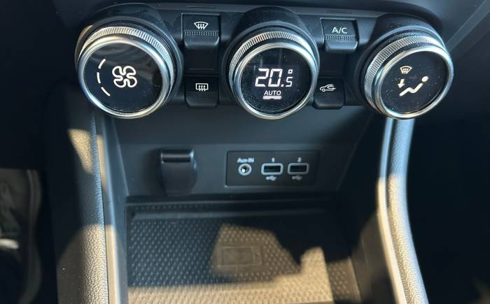 RENAULT CAPTUR 1.3 TCE 140 EDC INTENS