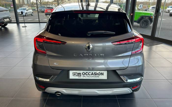 RENAULT CAPTUR 1.3 TCE 140 EDC INTENS
