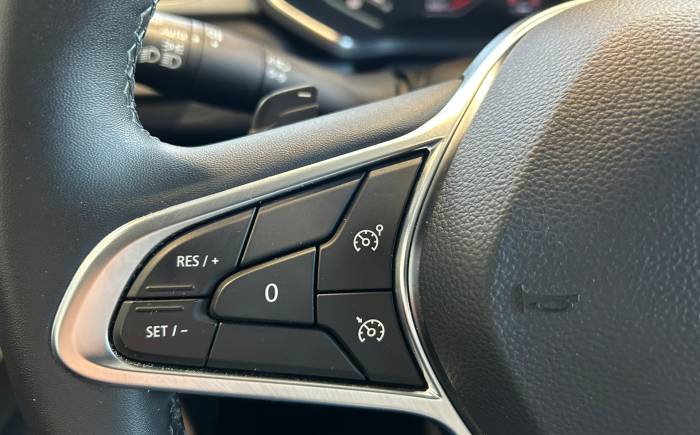 RENAULT CAPTUR 1.3 TCE 140 EDC INTENS