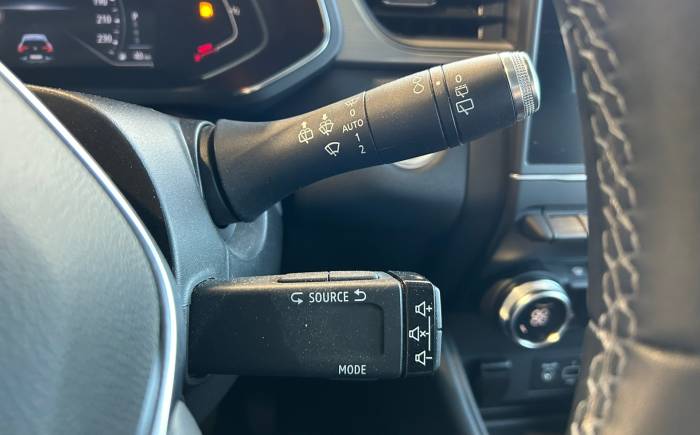 RENAULT CAPTUR 1.3 TCE 140 EDC INTENS