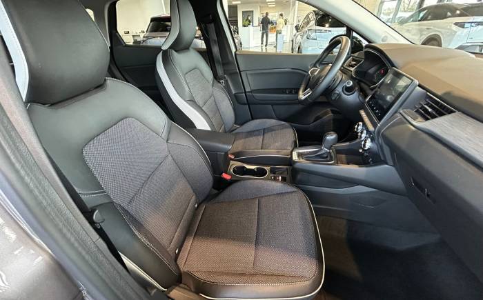 RENAULT CAPTUR 1.3 TCE 140 EDC INTENS