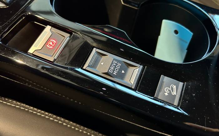 PEUGEOT 2008 PureTech 130 S&S EAT8 GT *** PNEUS 4 SAISONS - GRIP CONTROL - PHASE 2 - ENTRETIEN PEUGEOT ***