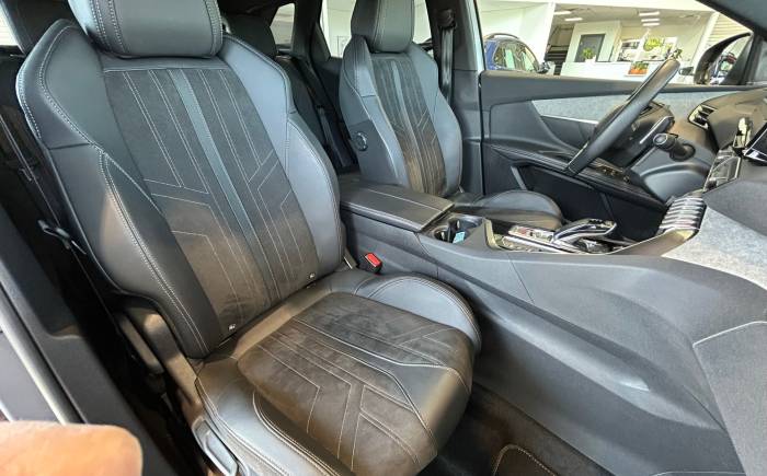 PEUGEOT 3008 BlueHDi 130ch S&S EAT8 GT Pack *** ATTELAGE - FOCAL - ALCANTARA - GARANTIE 12 MOIS - PREMIERE MAIN ***