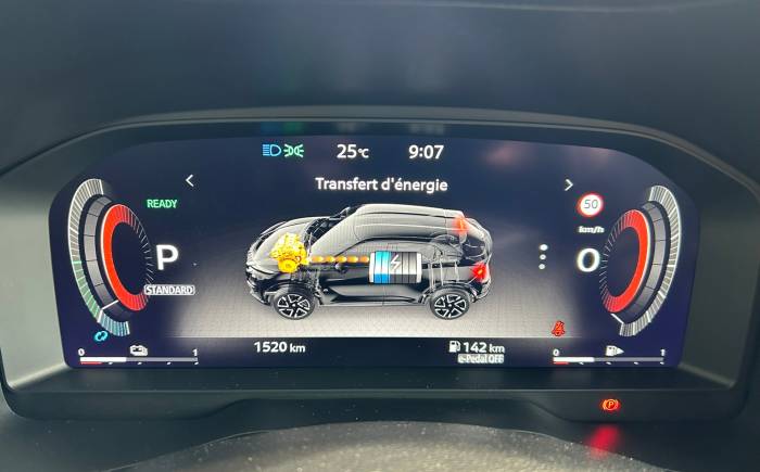 NISSAN JUKE Hybrid 143 tekna - 5 portes *** revisee - comme neuve - pas de malus - seulement 1520 kms garantis *