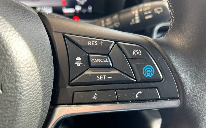 NISSAN JUKE Hybrid 143 tekna - 5 portes *** revisee - comme neuve - pas de malus - seulement 1520 kms garantis *