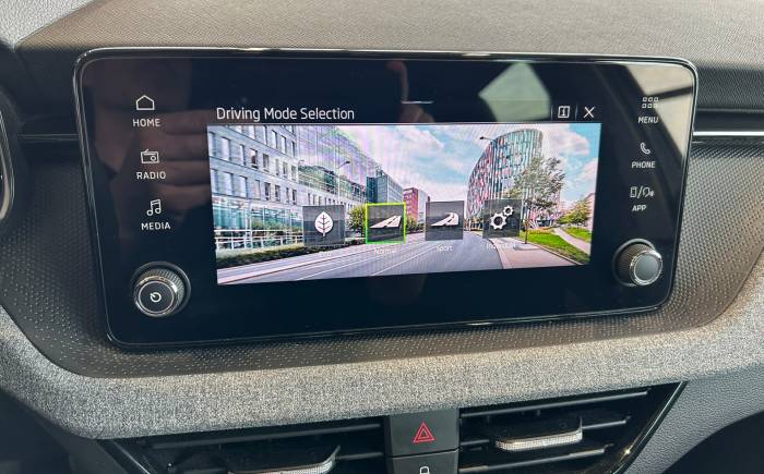 SKODA KAMIQ 1.0 tsi evo 2 116 ch bvm6 selection *** super equipee avec pack design noir et pneus 4 saisons ***