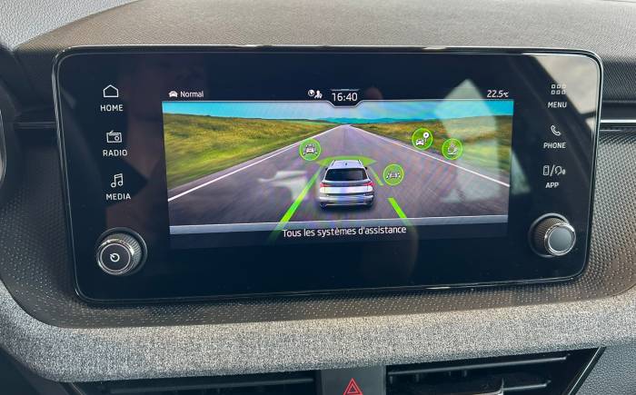 SKODA KAMIQ 1.0 tsi evo 2 116 ch bvm6 selection *** super equipee avec pack design noir et pneus 4 saisons ***