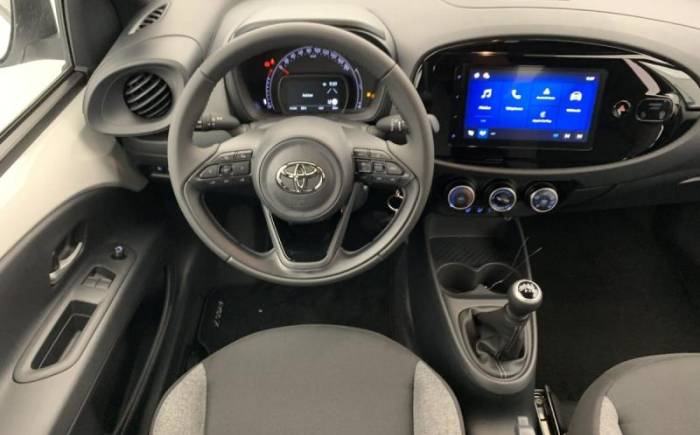 TOYOTA Aygo x 1.0 VVT-I 72 DYNAMIC