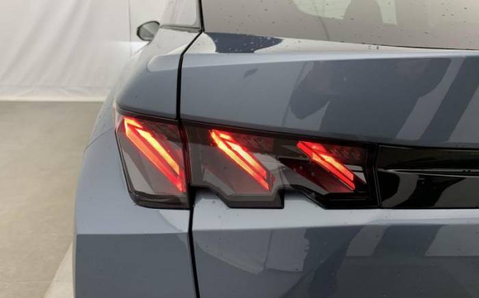 PEUGEOT 3008 HYBRID 145 E-DCS6 GT