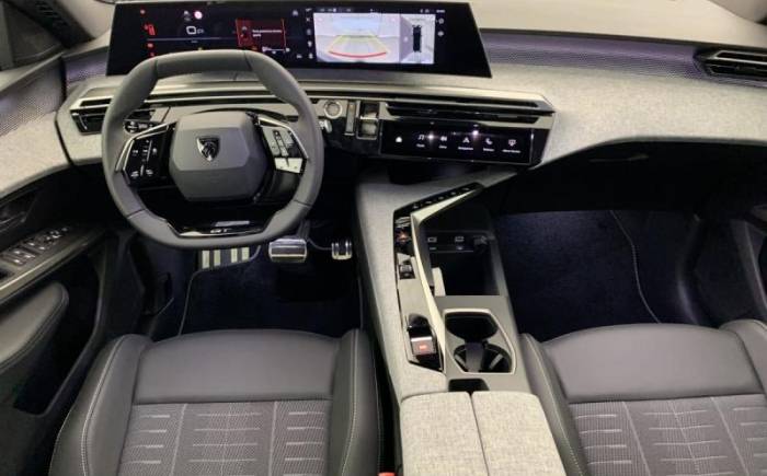 PEUGEOT 3008 HYBRID 145 E-DCS6 GT