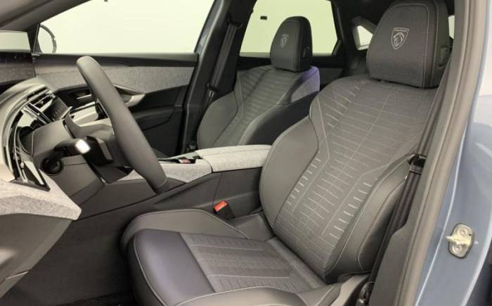 PEUGEOT 3008 HYBRID 145 E-DCS6 GT