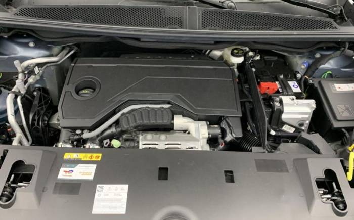 PEUGEOT 3008 HYBRID 145 E-DCS6 GT