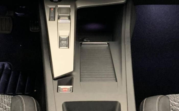 PEUGEOT 308 HYBRID 145 E-DCS6 ALLURE