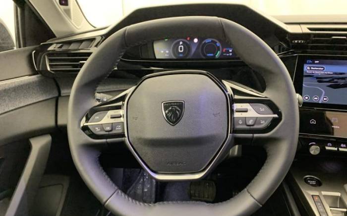 PEUGEOT 308 HYBRID 145 E-DCS6 ALLURE