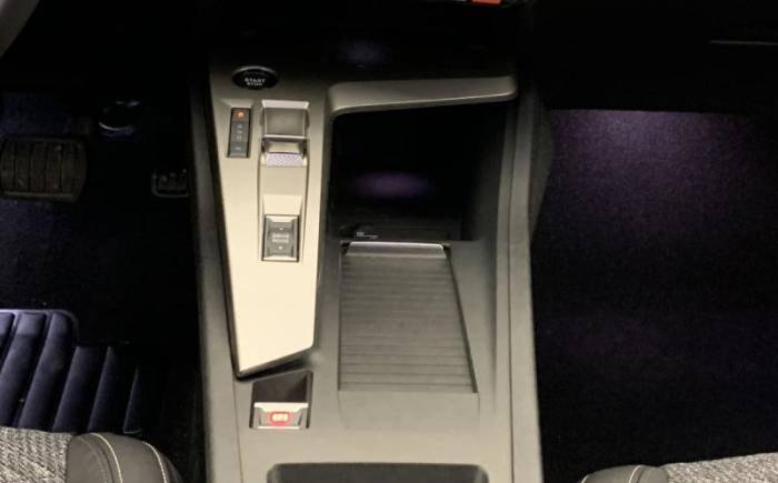 PEUGEOT 308 HYBRID 145 E-DCS6 ALLURE