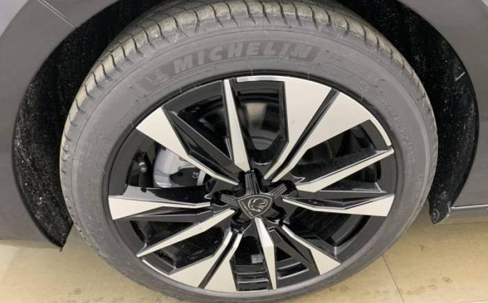 PEUGEOT 308 HYBRID 145 E-DCS6 ALLURE